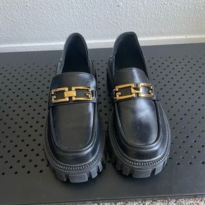 Brand New Black Lattelier Leather Loafers With Chain, Size 7